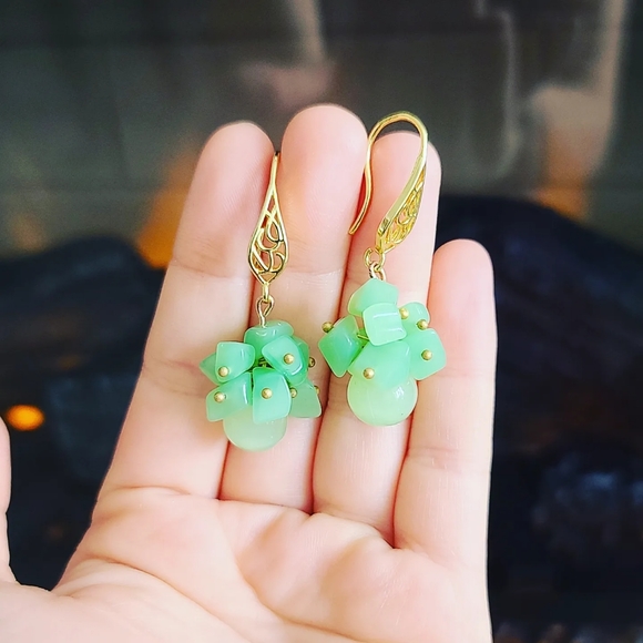 Green Cat Eye earring - Picture 4 of 4